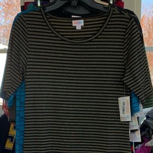 6/$20 Medium black & gold elegant Julia- NWT